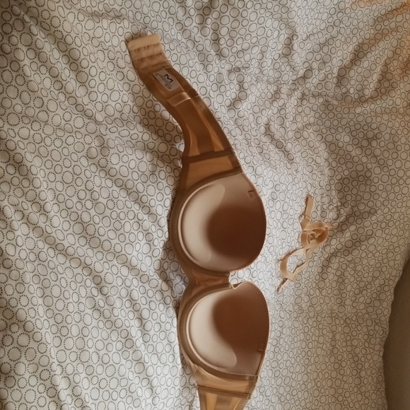 Bras - Picture 4 of 8